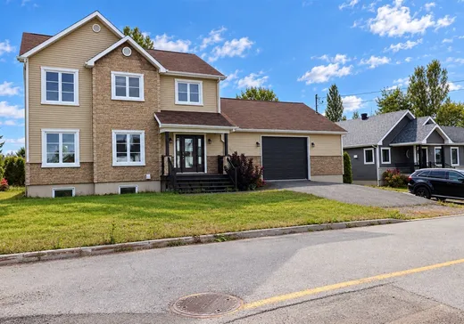 Maison à vendre - 274-274A Rue Caillouette, Saint-Épiphane, G0L 2X0