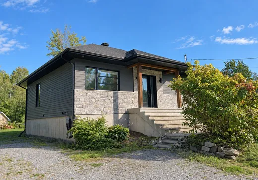 Maison à vendre - 560 Rue Principale, Massueville, J0G 1K0
