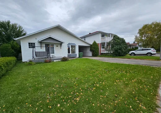 House for sale - 3644 Rue Ste-Ursule, Jonquière, G7X 2N2