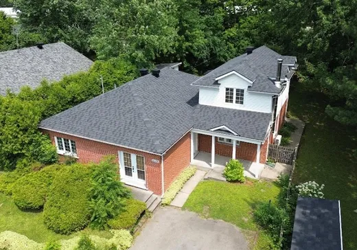 Maison à étages à vendre - 1295 Rue Bourgeois, Laval (Sainte-Dorothee), H7Y1P7