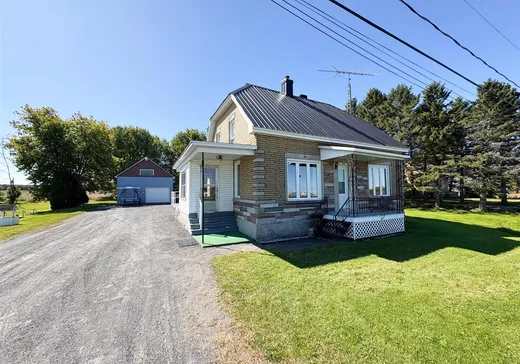 House for sale - 825 7e rang de Simpson, St-Cyrille-De-Wendover, J1Z 1N9