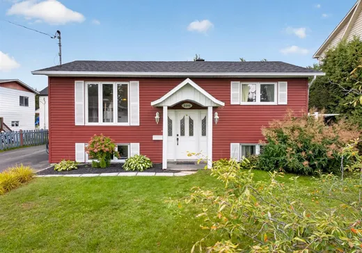 Maison à vendre - 2245 Rue St-Laurent, Drummondville, J2B 7L8