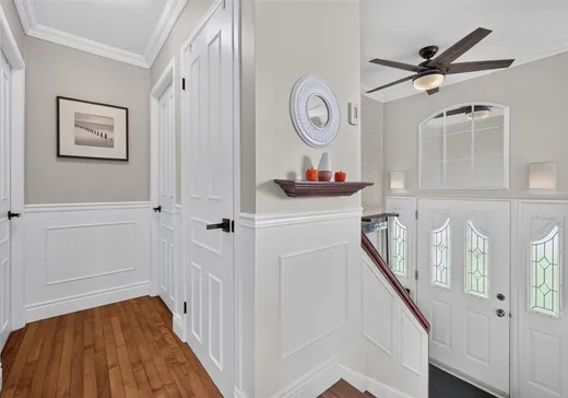 Maison à vendre - 2245 Rue St-Laurent, Drummondville, J2B 7L8