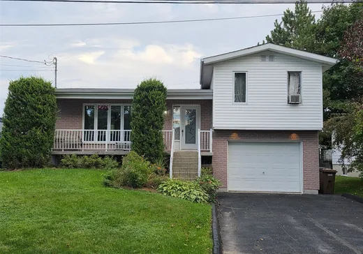 Un étage et demi à vendre - 5095 Rue Olivier, Drummondville, J2E1K1
