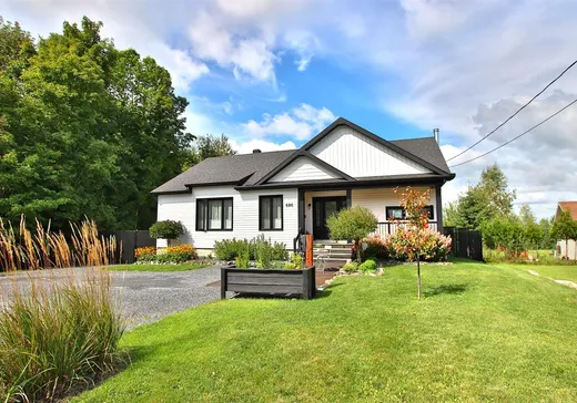 Bungalow à vendre - 686 Boul. Simoneau, Danville, J1T4W7