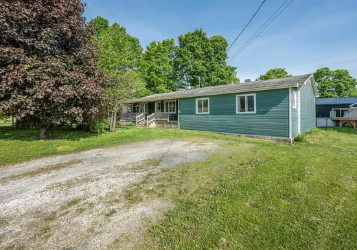 Maison à vendre - 43 Route 202, Stanbridge East, J0J 2H0