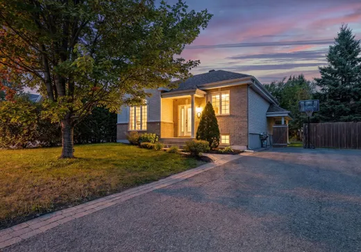 Maison à étages à vendre - 966 Rue Léopold-Lecourt, Saint-Jérôme, J5L1W9