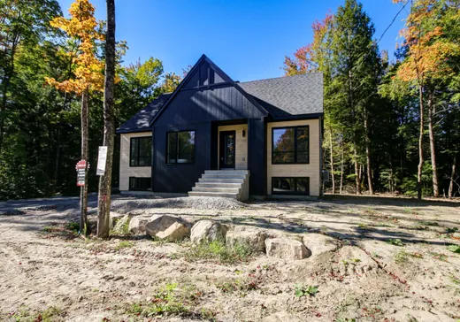 Maison à vendre - 164 12e Avenue, St-Hippolyte, J8A 1E3