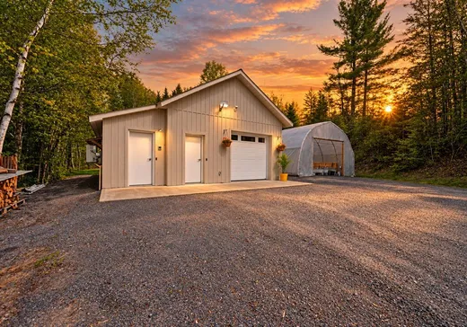 Maison à vendre - 9 Rue des Horizons, Mont-Blanc, J0T 2G0