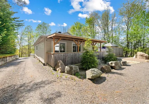 Maison à vendre - 9 Rue des Horizons, Mont-Blanc, J0T 2G0