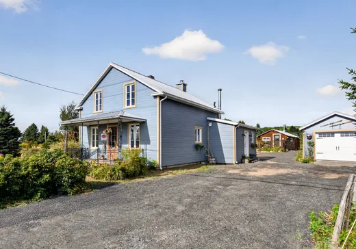 Maison à étages à vendre - 5281 Av. Royale, St-Ferreol-les-Neiges, G0A3R0