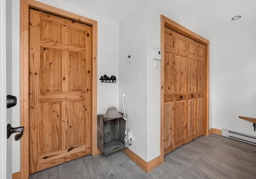 Maison à vendre - 5281 Av. Royale, St-Ferreol-les-Neiges, G0A 3R0
