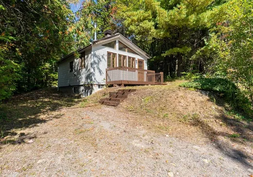 Maison à vendre - 45 Ch. Bellevue, Ste-Anne-Des-Lacs, J0R 1B0