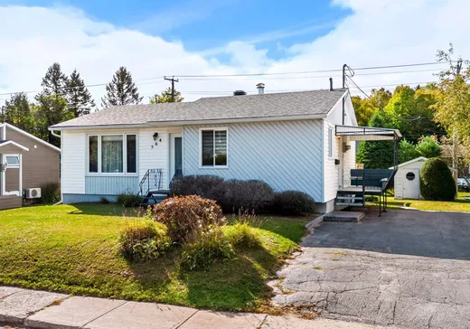 House for sale - 564 Rue Beaudry, Mont-Laurier, J9L 1B8