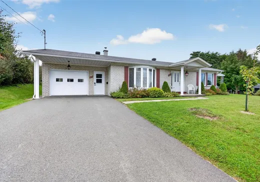 Bungalow à vendre - 211 Boul. Simoneau, Val des Sources, J1T3H1