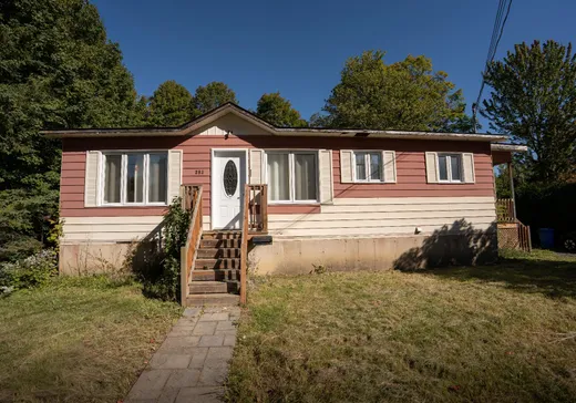 Bungalow à vendre - 283 Rue Benoit, Granby, J2G8T9