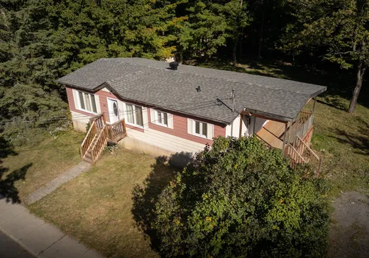 Maison à vendre - 283 Rue Benoit, Granby, J2G 8T9