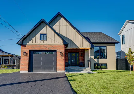 Two or more stories for sale - 760-760A Rue du Madrigal, Salaberry-de-Valleyfield, J6S0N7