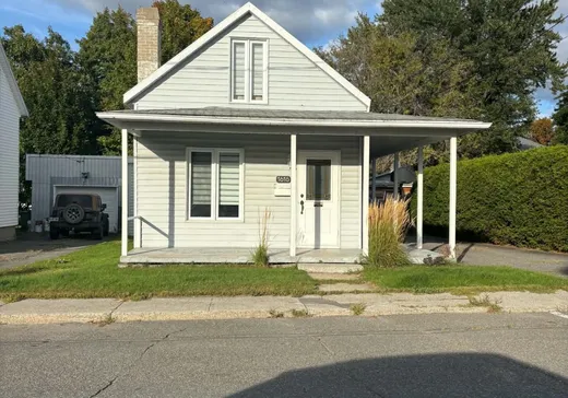 House for sale - 1616 Av. St-Laurent, Plessisville, G6L 2P6