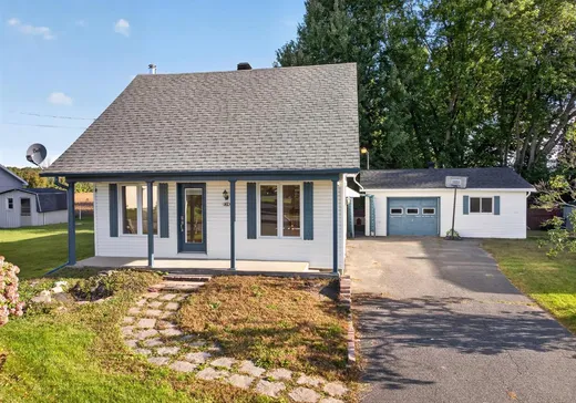 House for sale - 21 Rue du Haut-de-la-Rivière, St-Francois-Du-Lac, J0G 1M0