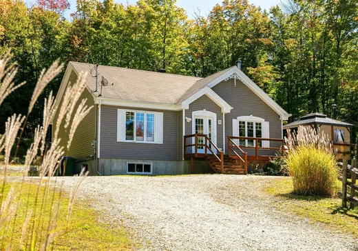 Bungalow for sale - 762 Ch. Robert-Savage, Stukely, J0E2J0