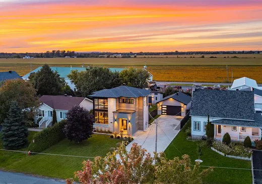 Maison à vendre - 1084 Rue Châteauneuf, Saint-Jean-sur-Richelieu, J2Y 1A4