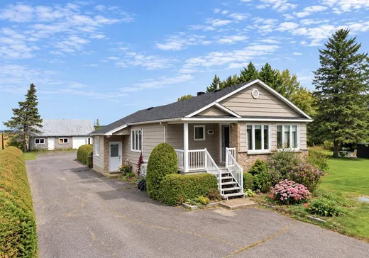 House for sale - 1799 Route 122, St-Cyrille-De-Wendover, J0C 1A0