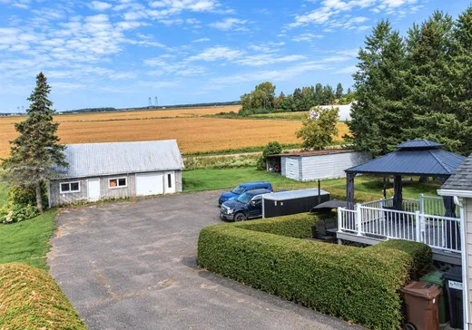 House for sale - 1799 Route 122, St-Cyrille-De-Wendover, J0C 1A0