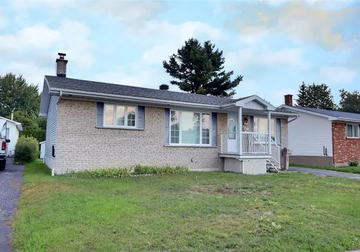 Maison à vendre - 42 Rue Bellevue, Pointe-Du-Lac, G9B 1H6