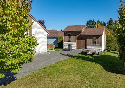 Maison à vendre - 546 Av. Deschamps, Dégelis, G5T 1C2