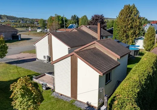 Maison à vendre - 546 Av. Deschamps, Dégelis, G5T 1C2