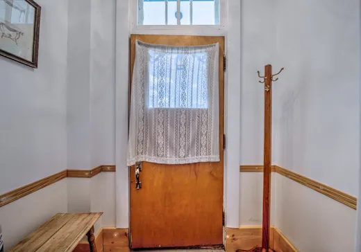House for sale - 9 Rue St-François-Xavier, Ste-Anne-Des-Lacs, J0W 1V0