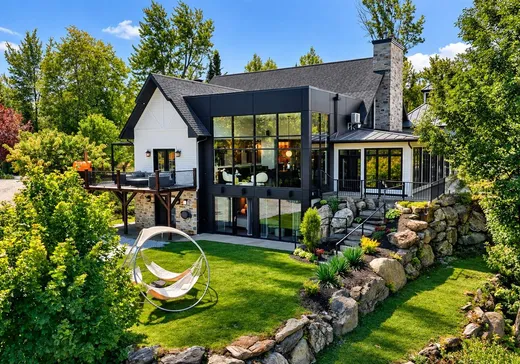 Un étage et demi à vendre - 8 Ch. Robert-Savoie, St-Etienne-De-Bolton, J0E2E0