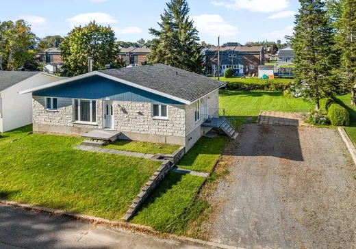 Maison à étages à vendre - 10 Rue des Pervenches, Sainte-Anne-de-Beaupré, G0A3C0