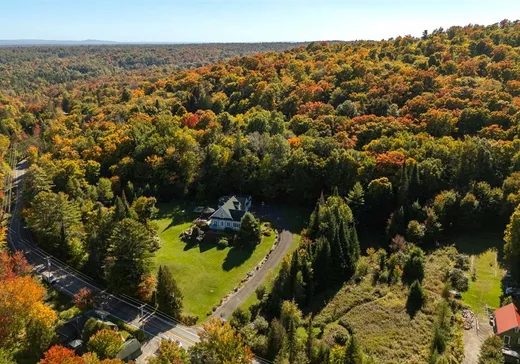 Un étage et demi à vendre - 856 Ch. de Mille-Isles, Saint-Sauveur, J0R1A0