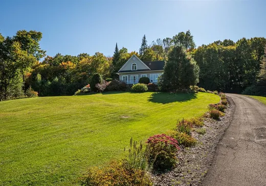 Maison à vendre - 856 Ch. de Mille-Isles, Saint-Sauveur, J0R 1A0