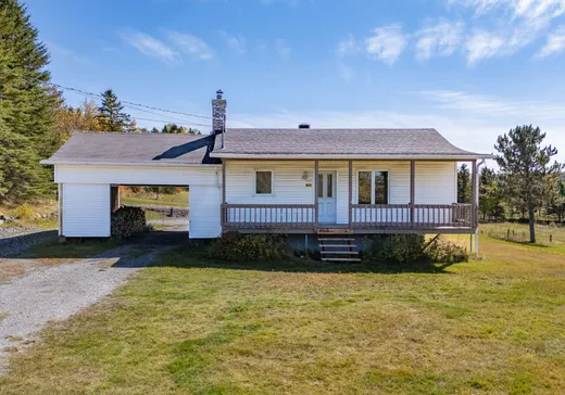 Bungalow à vendre - 9079 Route 204, Frontenac, G6B2S1