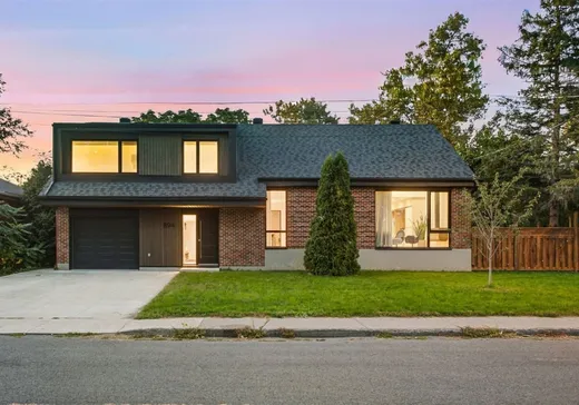 Maison à vendre - 894 Av. Oak, Saint-Lambert, J4P 1Z7