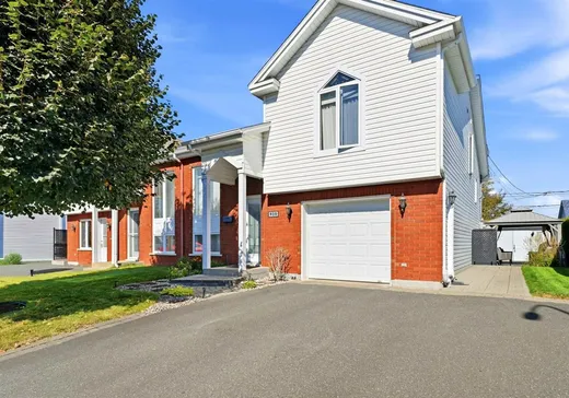 Two or more stories for sale - 930 Rue des Harfangs, Drummondville, J2C7R3