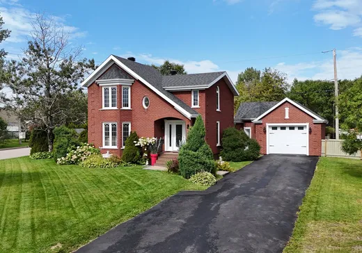 Two or more stories for sale - 45 Rue Audubon, Port-Cartier, G5B1M2