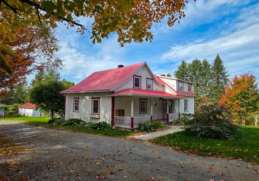 Maison à étages à vendre - 233 Route St-Jean, St-Malachie, G0R3N0