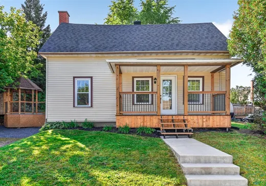 Two or more stories for sale - 72 Rue Notre-Dame, Sherbrooke, J1C0S1