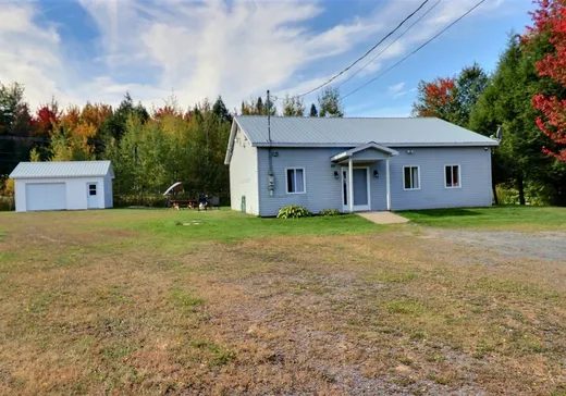 House for sale - 734 Rue Vincent, Saint-Félix-de-Kingsey, J0B 2T0