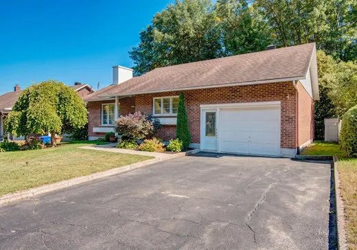 Maison à vendre - 2360 Rue des Cèdres, Massueville, J3R 5G9