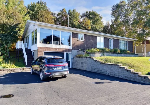 Bungalow for sale - 367 Boul. Armand-Thériault, Rivière-du-Loup, G5R3X9