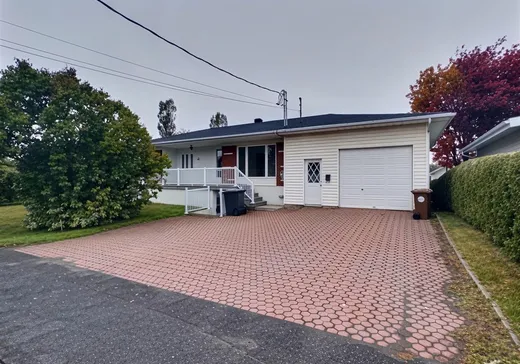 Bungalow for sale - 4 Rue Verbois, Rivière-du-Loup, G5R1A6