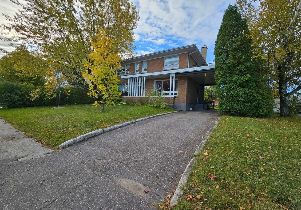 3695 Rue St-Bernard — photo 1