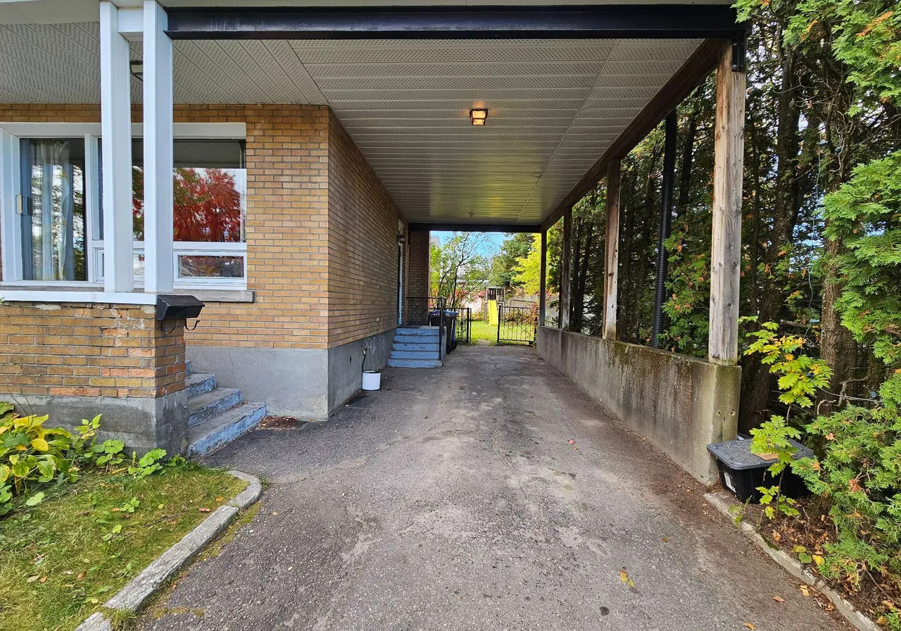 3695 Rue St-Bernard — photo 3