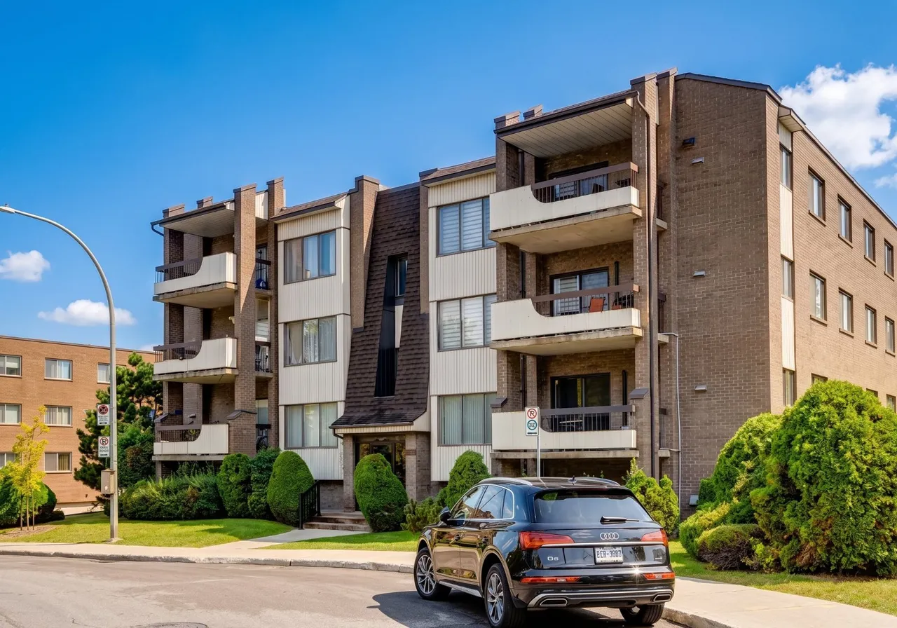 3055 Place Alton-Goldbloom — photo 1
