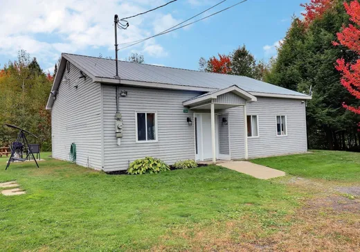 Maison à étages à vendre - 734 Rue Vincent, Saint-Félix-de-Kingsey, J0B2T0